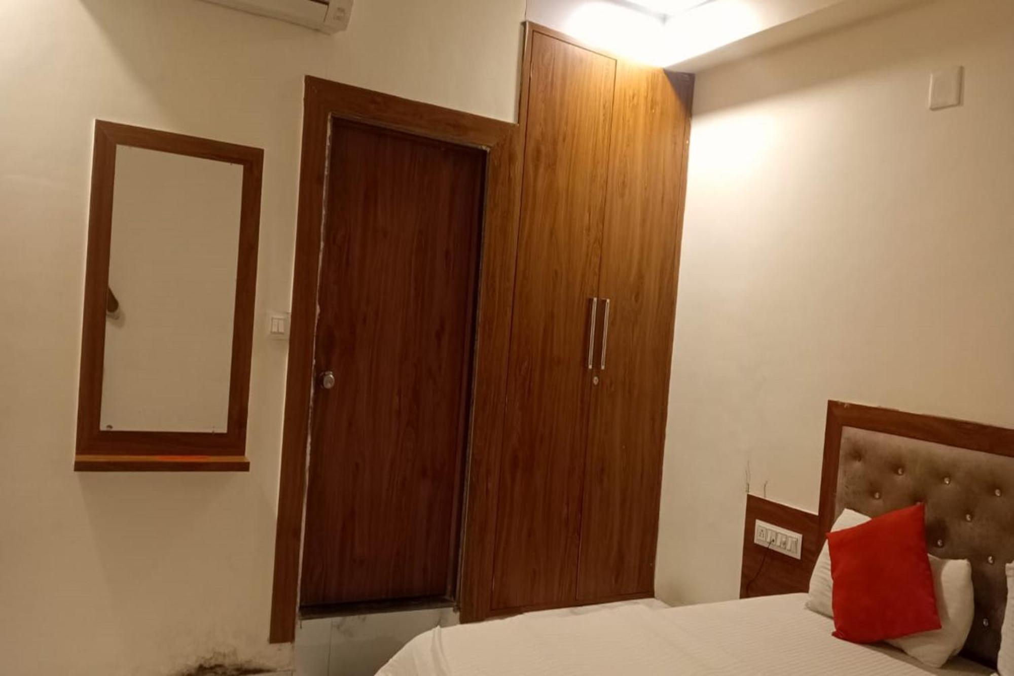 Hotel New Lake View Ahmedabad Luaran gambar